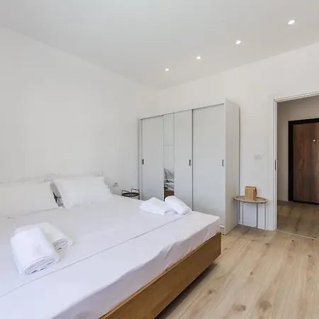 Aqua Breeze 1br By Pikhost Golem (Tirana)