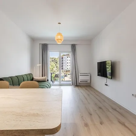 Aqua Breeze 1br By Pikhost